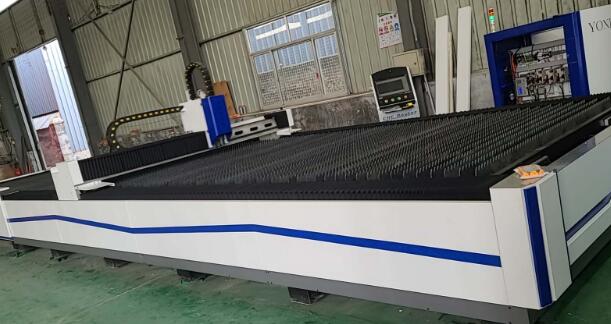 3000w高精度鋼板不銹鋼激光切割機-信爾設(shè)備 3000w高精度鋼板不銹鋼激光切割機-信爾設(shè)備