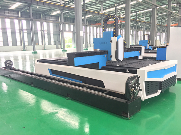 數(shù)控激光切割機.jpg 數(shù)控激光切割機.jpg